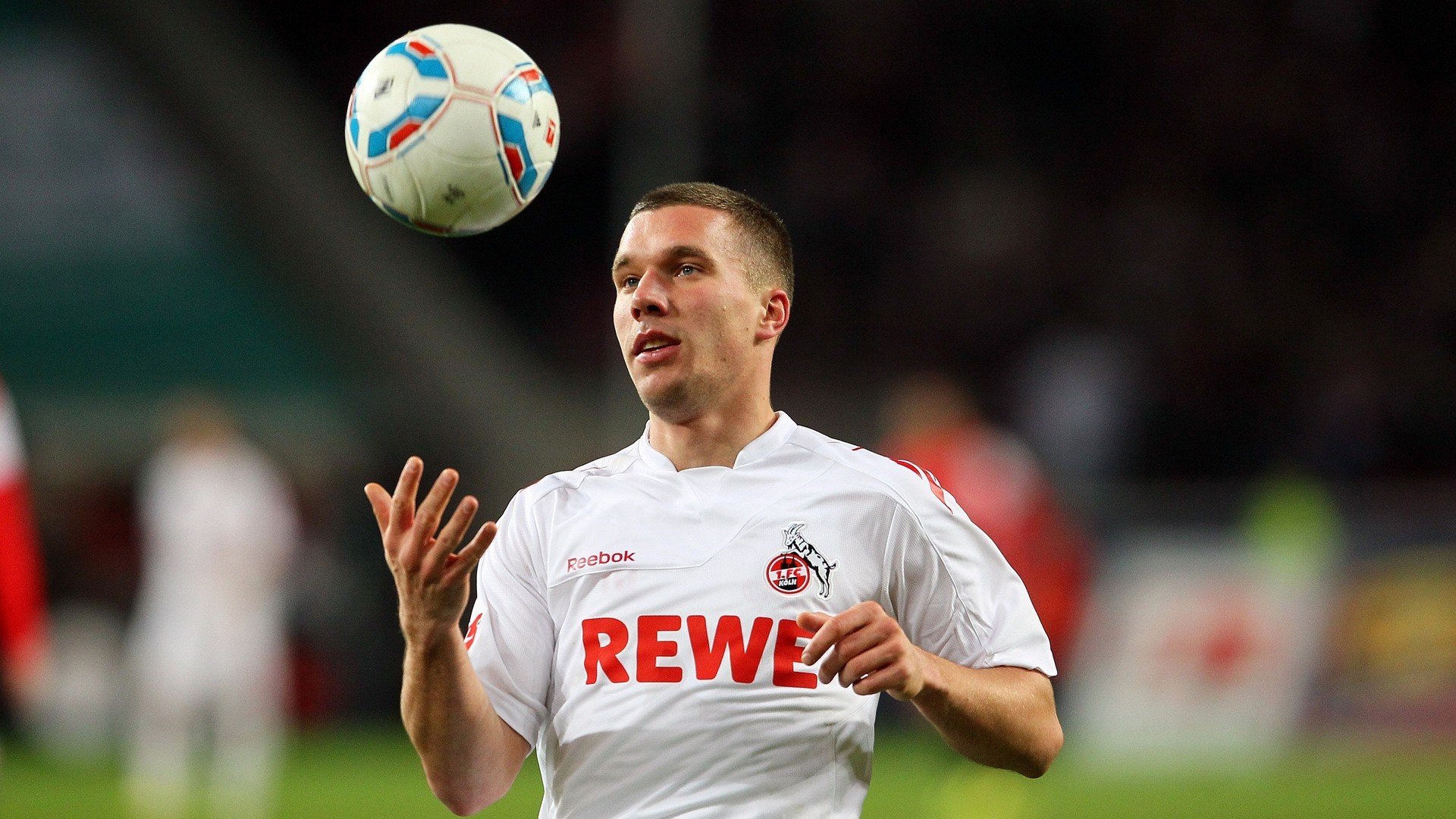 爱爱游戏-“德甲冠军争夺战进入关键期，豪门逐步逼近”，德甲冠军规则