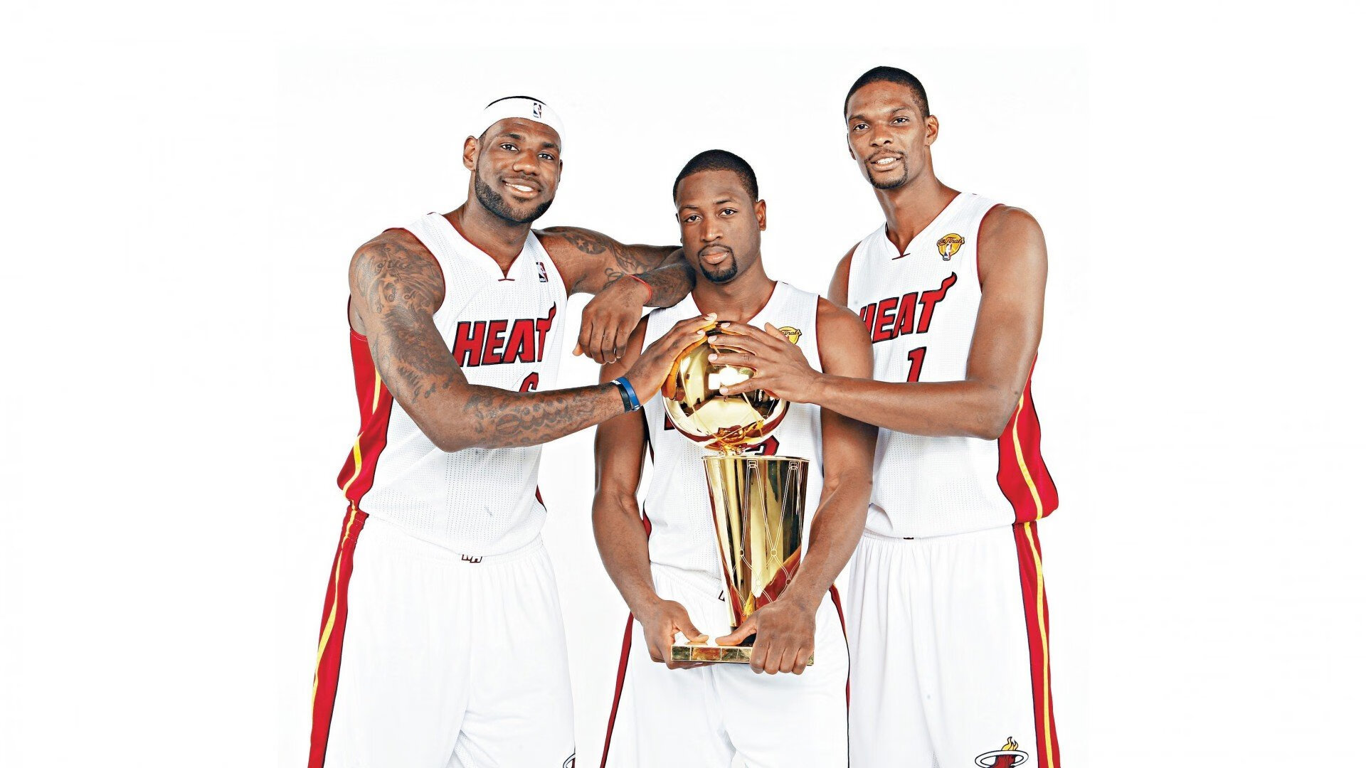 篮下争夺：北京队抢下明显优势的篮板！，北京篮男